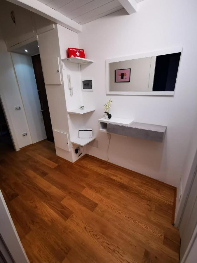 Amio Apartment - Next To M5 Ca Granda Milan Luaran gambar